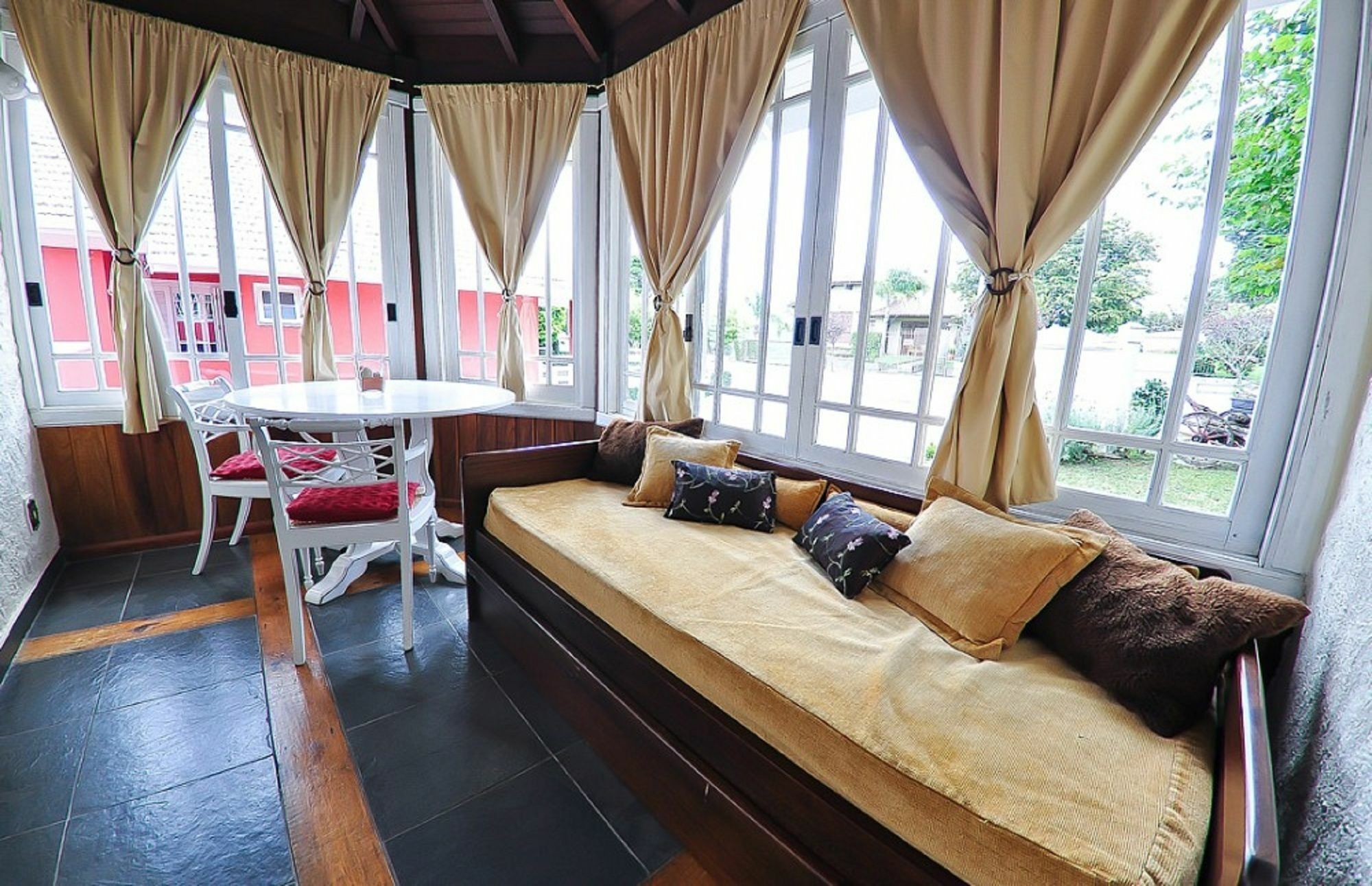 Aardvark Inn 3*